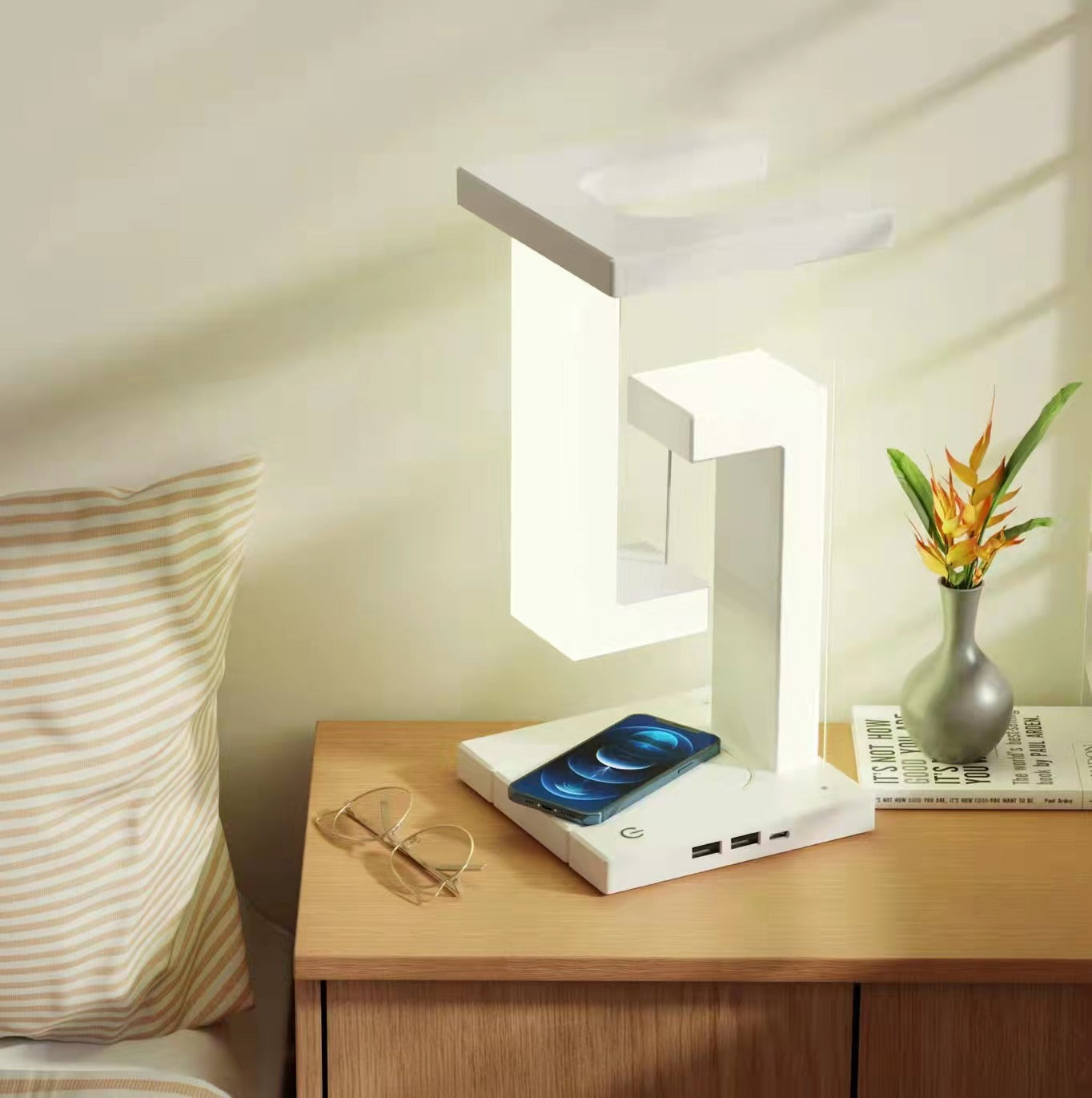 Lampe de table flottante avec chargeur sans fil pour smartphone